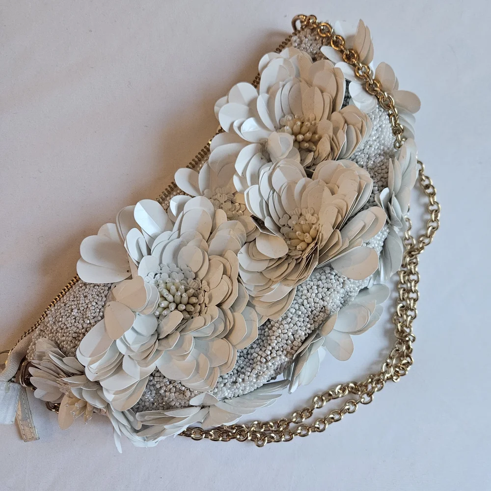 White Floral Beaded Chain Hand Made Shoulder Bag - Picture 4 of 4